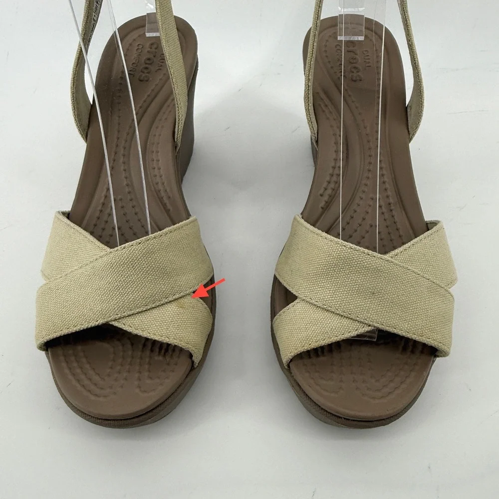 Crocs Leigh II Cross Strap Ankle Wedge Sandal Beige Khaki Women 6 Strappy Vacay
